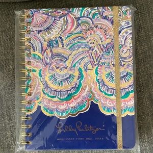 NWT Lilly Pulitzer Planner Aug 2022-Dec 2023
